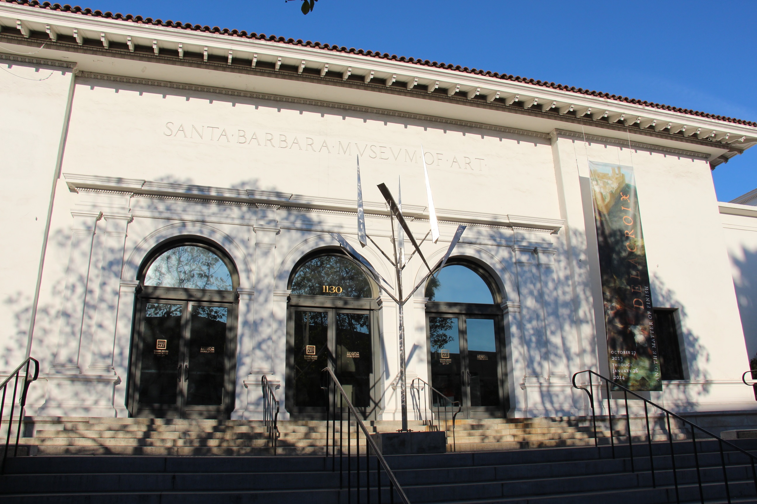 Fachada del Museo de Arte de Santa Barbara en California.