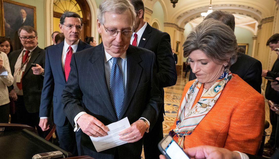 The Republican majority leader Mitch McConnell (c) prepares to speak with the press this Tuesday, in the Capitol. McConnell commented that Republicans have the vote to block the emergency declaration decreed by President Donald Trump for the creation of the border wall. EFE/Jim Lo Scalzo