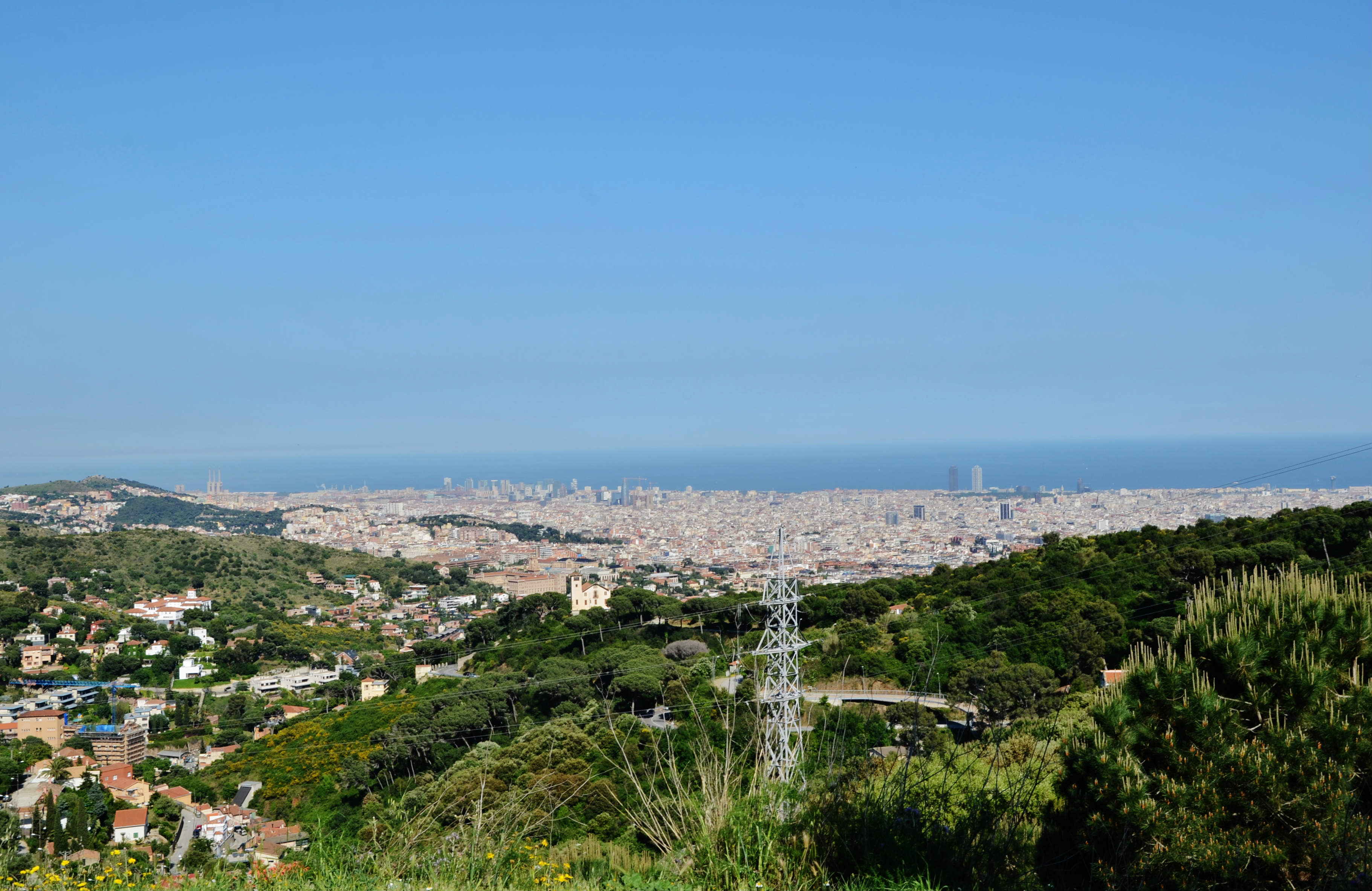 La Sierra de la Collserola abriga la ciudad de Barcelona. Foto: Wikimedia Commons
