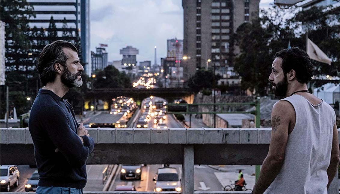 Guatemalan actor Juan Pablo Olyslager had to immerse himself in the protagonist's life drama without ever returning to the surface to take a break. 