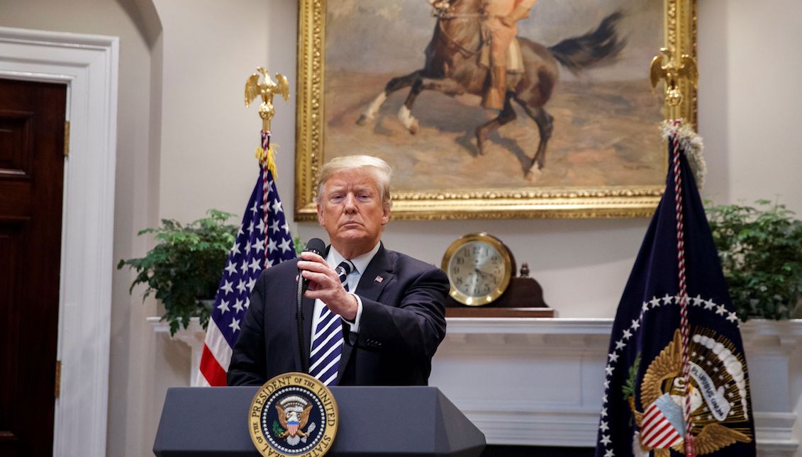 The President of the United States, Donald Trump, upon his arrival to offer an appearance at the White House on Thursday, November 1, 2018, in Washington, DC (USA). EFE / Shawn Thew