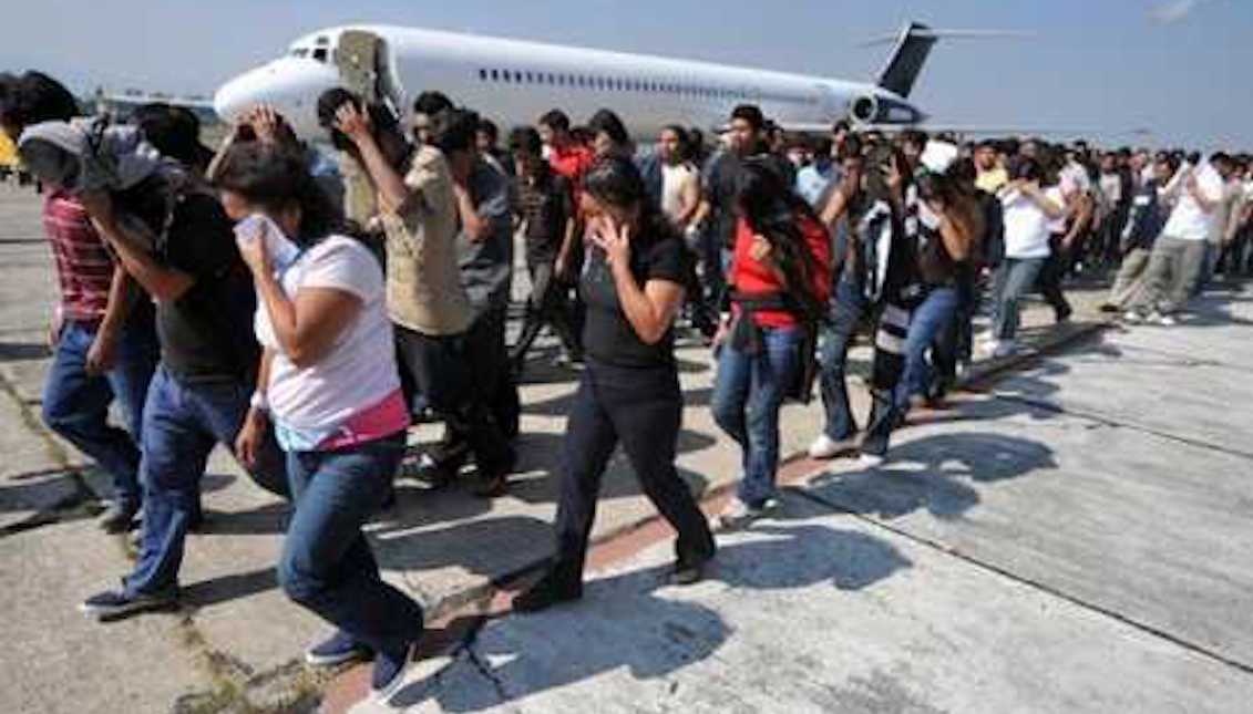 Venezuelans are deported from Trinidad and Tobago. Source: https://www.noticiasbarquisimeto.com