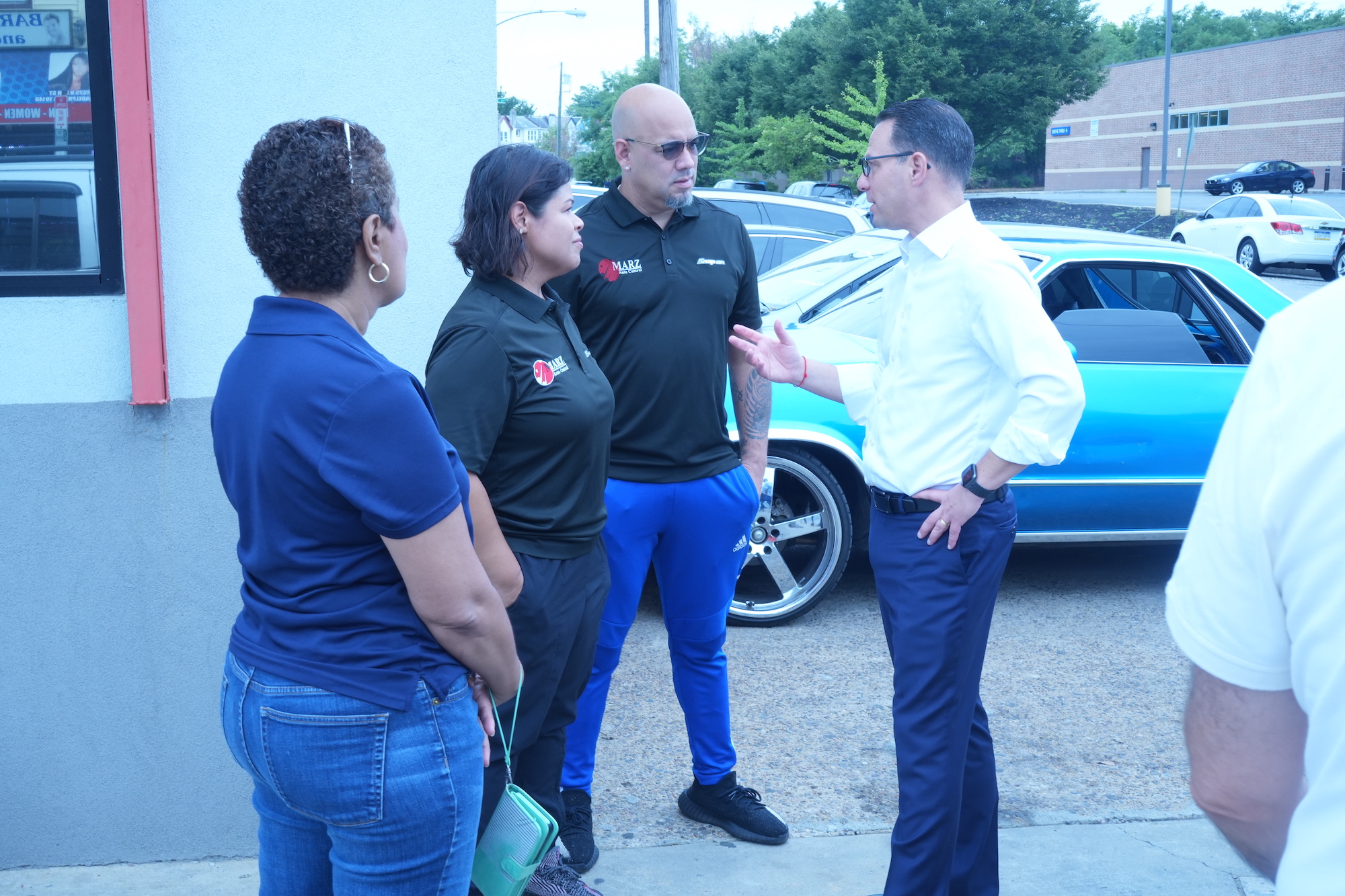 Shapiro spoke with local Latino business owners. 