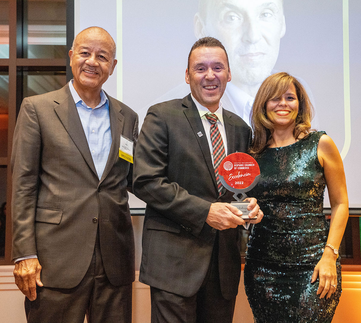 Louis Rodriguez was awarded with the Above & Beyond Award. Photo: Peter Fitzpatrick/AL DÍA News.