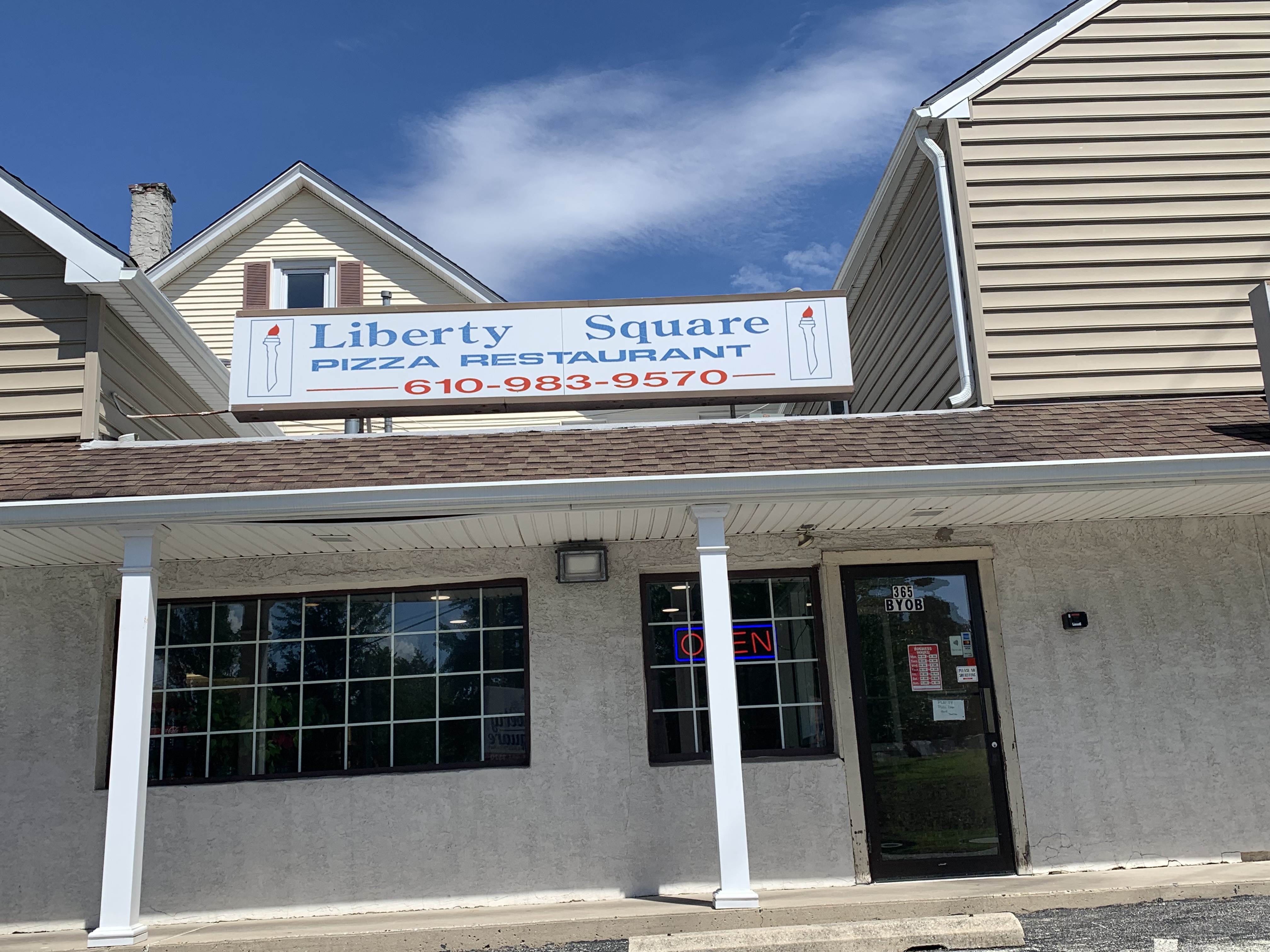 Photo of Liberty Square Pizza & Restaurant in Phoenixville. Photo: Rodrigo Campos-Sánchez/AL DÍA News.