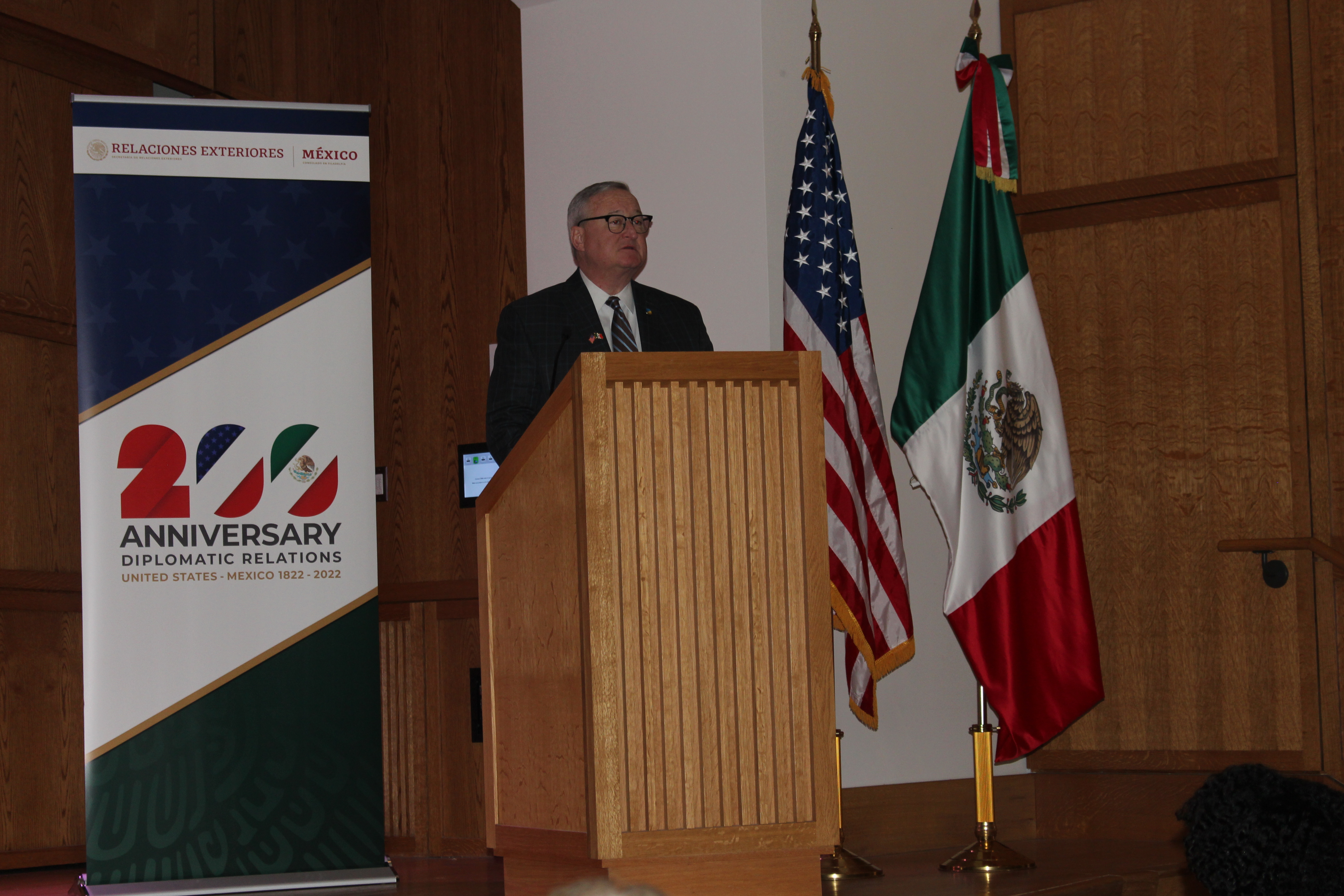 Mayor Jim Kenney commends the Mexican community's vibrancy in Philadelphia. Photo: Jensen Toussaint/AL DÍA News.