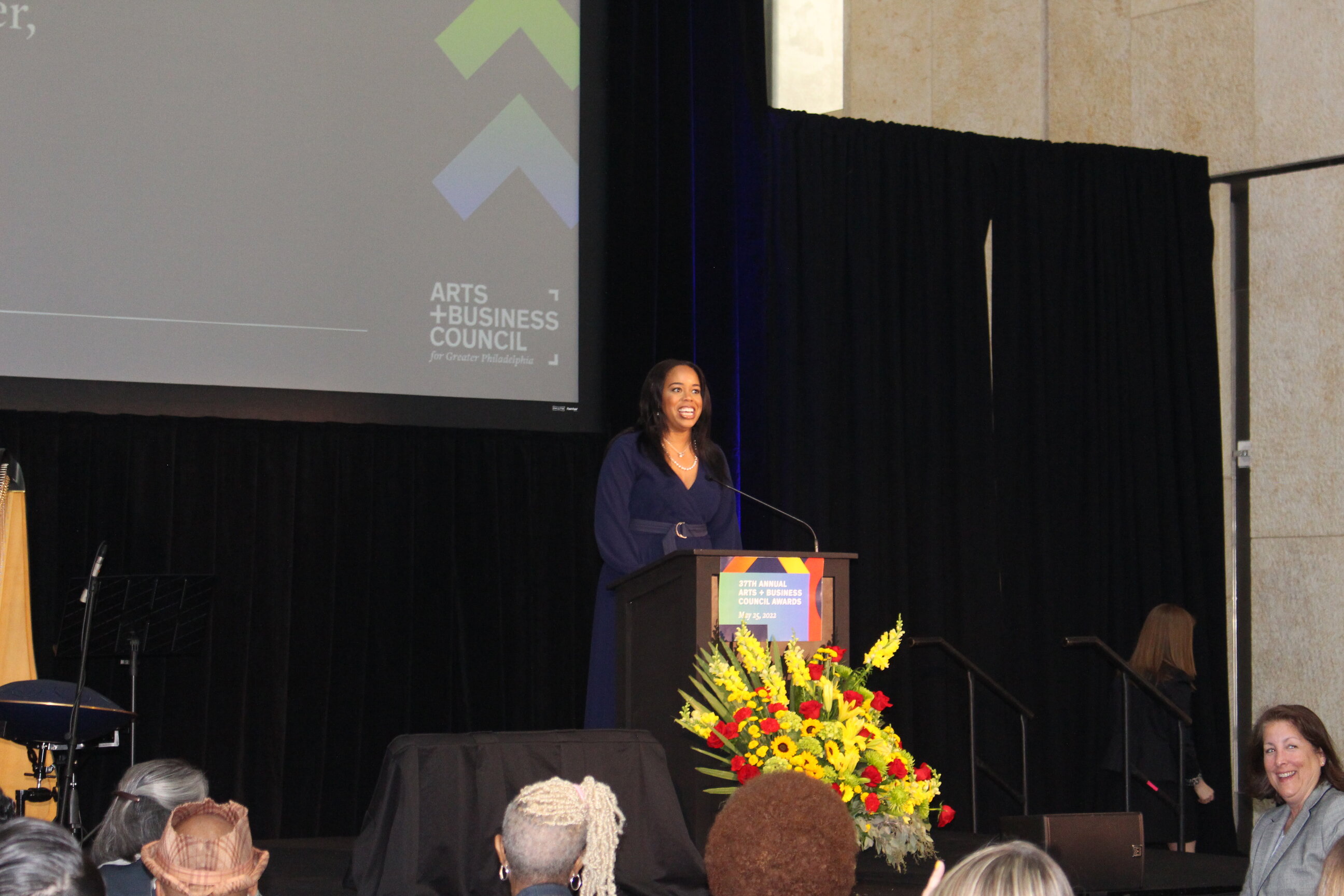 Rachel Ferguson, chief innovation and global diversity officer, accepts the award on behalf of Visit Philadelphia. Photo: Emily Leopard-Davis/AL DÍA News.