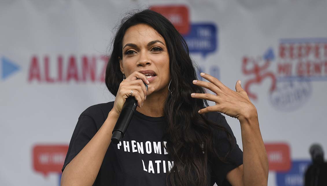 Una activista comprometida con el "Voto Latino". Foto: Jeff J Mitchell/Getty Images.