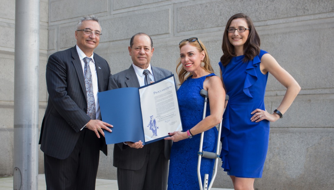 Eli Gabay, cónsul honorario de Nicaragua en Filadelfia; Julio Pahuil, miembro de la comunidad; Sheila Hess, representante de la administración municipal; y Miriam Enriquez, directora de la Oficina para Asuntos Inmigrantes de Filadelfia. 