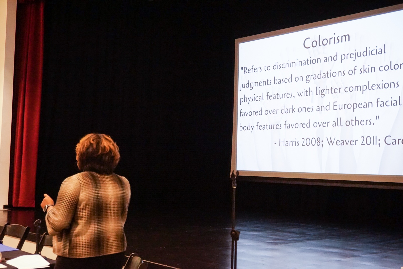 El colorismo entre las comunidades negra y latina es uno de los temas que se discutieron. Foto cortesía de Carmen Febo San Miguel/Taller Puertorriqueño.